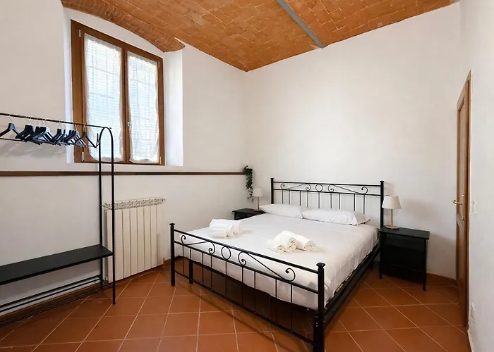 Oasis Apartment, Vasca Idromassaggio E Parcheggio Apartment Prato (Prato)