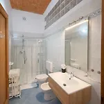 Oasis Apartment, Vasca Idromassaggio E Parcheggio Apartament